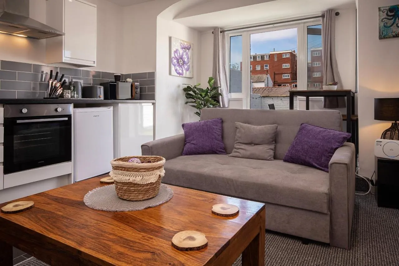 02 Holmfield Apartment Blackpool