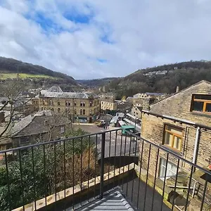 Beautiful 2 Bedroom With Patio And Amazing Views Holiday home Hebden Bridge
